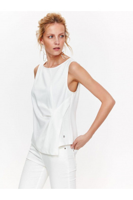 Lady's Sleeveless Blouse