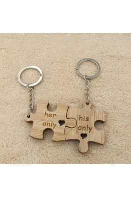 Dřevěná klíčenka pro páry ve tvaru puzzle - Her only/His only