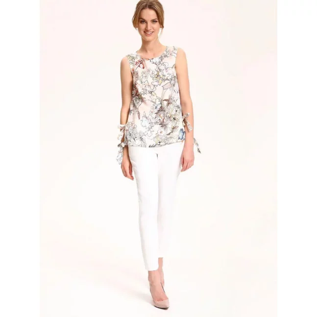 Lady's Sleeveless Blouse